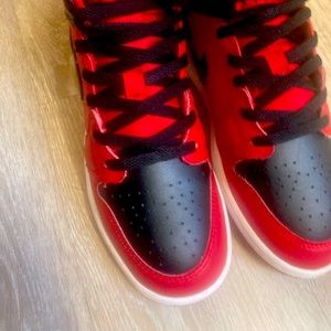 Jordan retro 1 size 5y